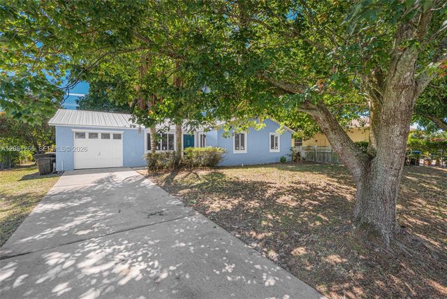3185 SW Crumpacker St, Port St. Lucie, FL 34953
