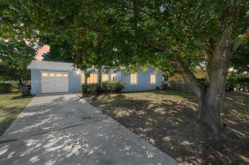3185 SW Crumpacker St, Port St. Lucie, FL 34953