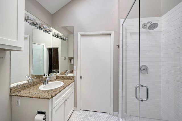 2215 Wroxton Road, Houston, TX 77005