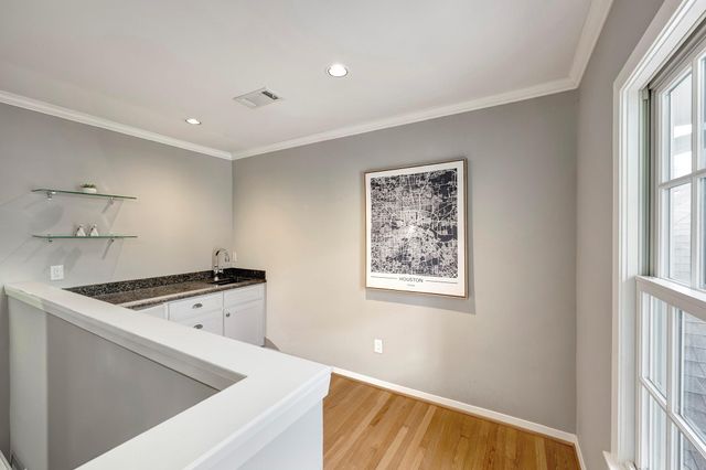 2215 Wroxton Road, Houston, TX 77005