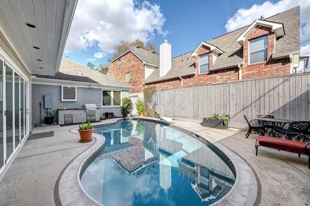 2215 Wroxton Road, Houston, TX 77005