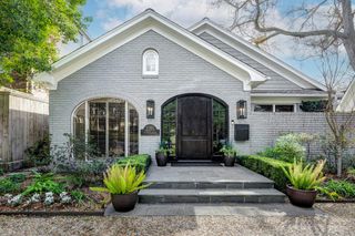 2215 Wroxton Road, Houston, TX 77005