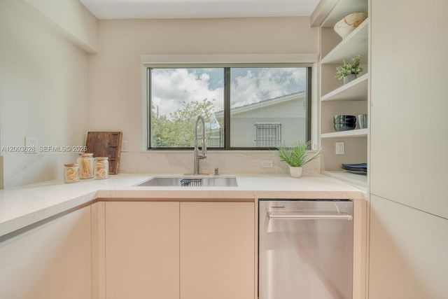 1940 SW 32nd Pl, Miami, FL 33145