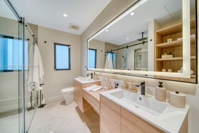 1940 SW 32nd Pl, Miami, FL 33145