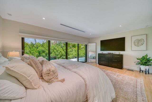 1940 SW 32nd Pl, Miami, FL 33145