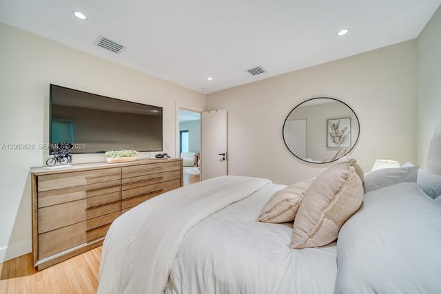 1940 SW 32nd Pl, Miami, FL 33145