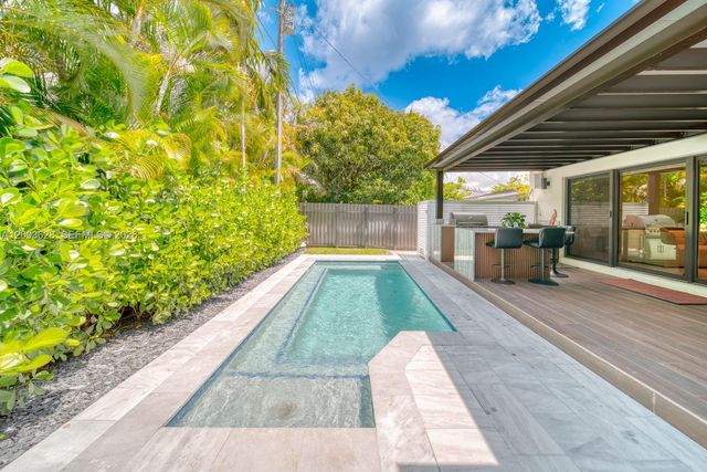 1940 SW 32nd Pl, Miami, FL 33145