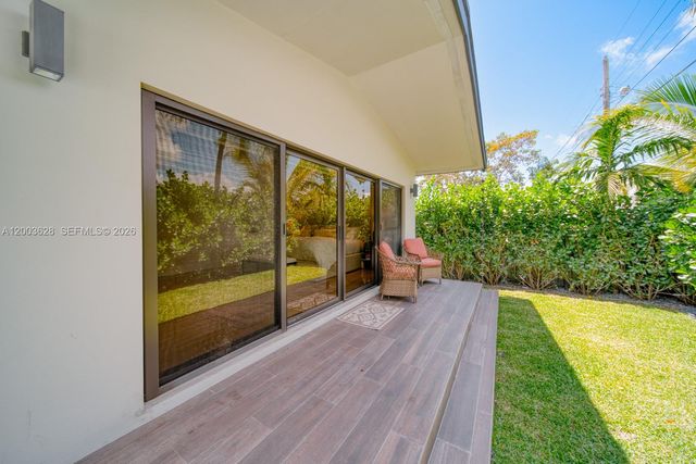 1940 SW 32nd Pl, Miami, FL 33145