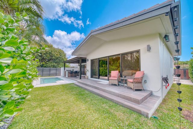 1940 SW 32nd Pl, Miami, FL 33145