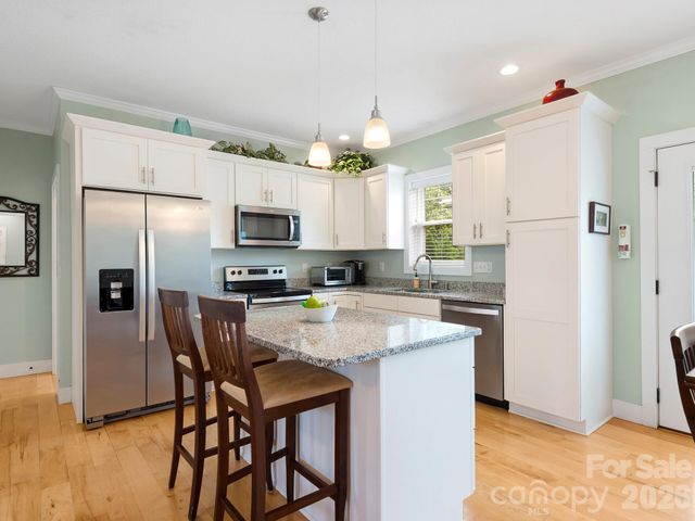 7 May Street, Asheville, NC 28803
