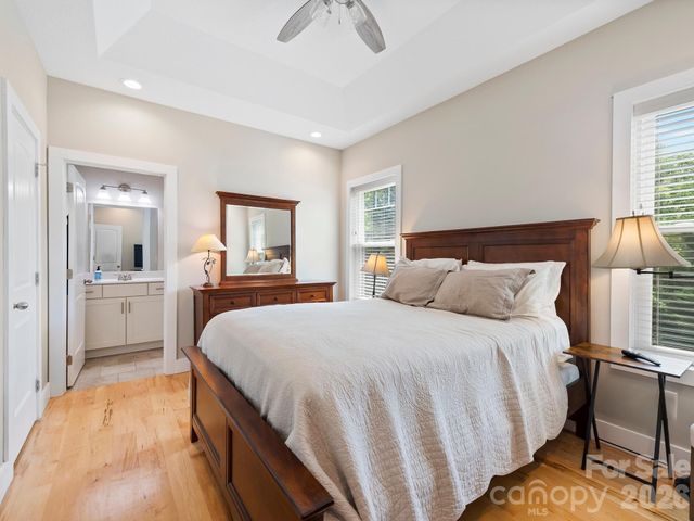 7 May Street, Asheville, NC 28803