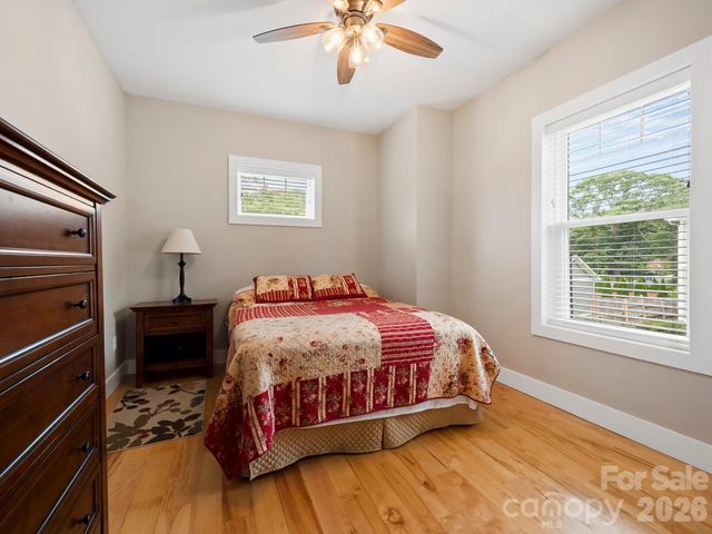 7 May Street, Asheville, NC 28803