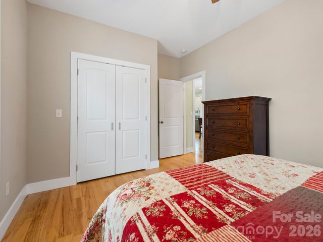 7 May Street, Asheville, NC 28803