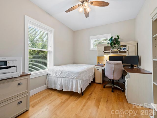 7 May Street, Asheville, NC 28803