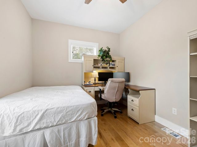 7 May Street, Asheville, NC 28803