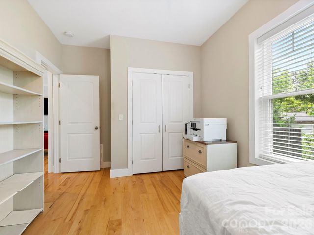 7 May Street, Asheville, NC 28803