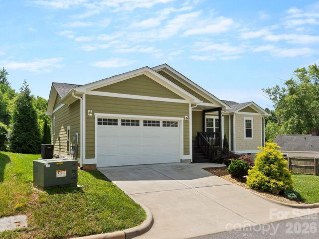 7 May Street, Asheville, NC 28803