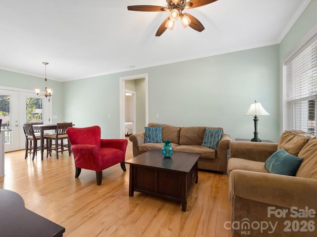7 May Street, Asheville, NC 28803