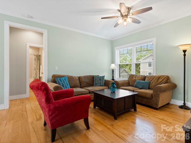 7 May Street, Asheville, NC 28803
