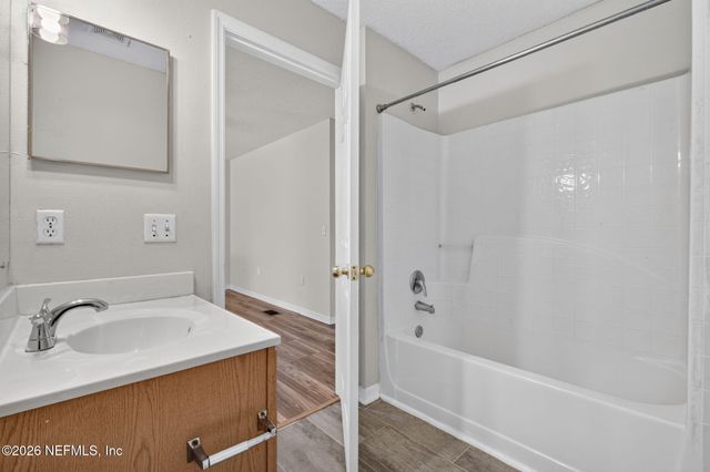 3754 VERDE GARDENS Circle, Jacksonville, FL 32218