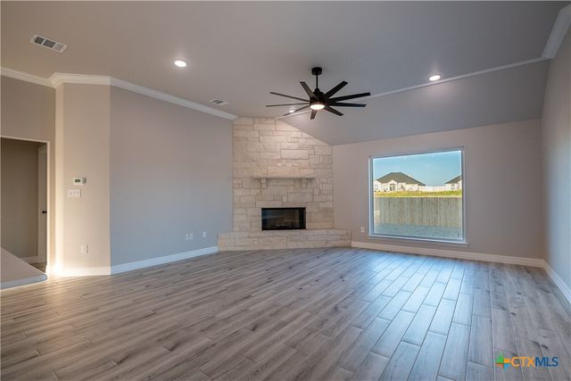 1404 Red Rock Road, Hewitt, TX 76643