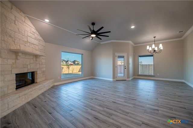 1404 Red Rock Road, Hewitt, TX 76643