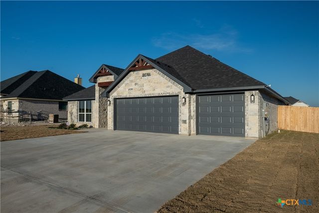 1404 Red Rock Road, Hewitt, TX 76643