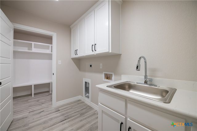 1404 Red Rock Road, Hewitt, TX 76643