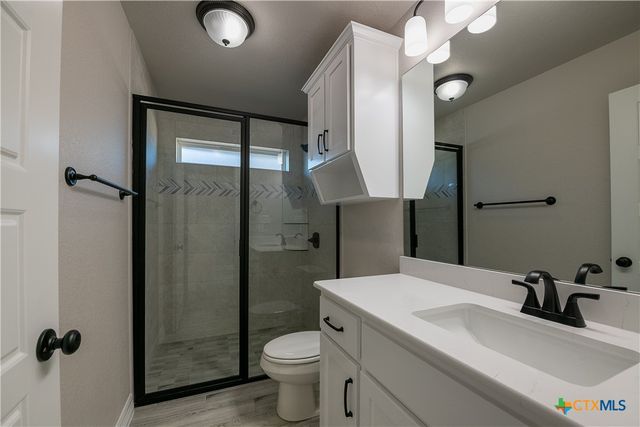 1404 Red Rock Road, Hewitt, TX 76643