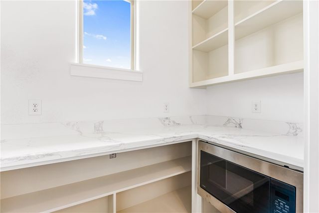 835 S 8th St, Aransas Pass, TX 78336