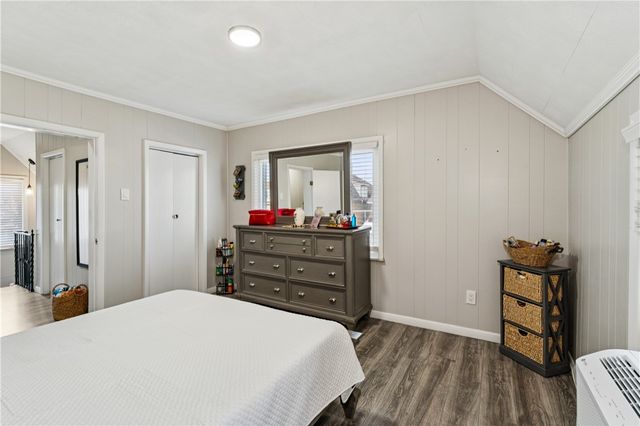 421 Wayne Ave, Ellwood City, PA 16117