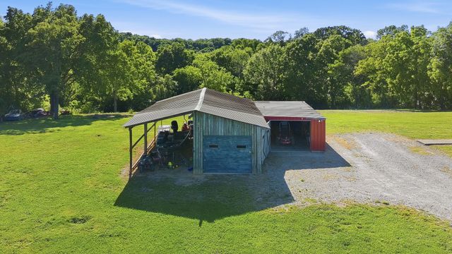 8526 Crawley Hill Rd, Mount Pleasant, TN 38474