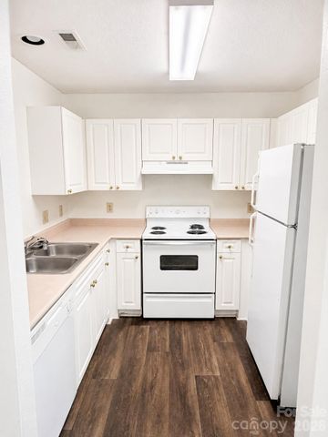 18 Hamiltons Bay Court 436, Clover, SC 29710