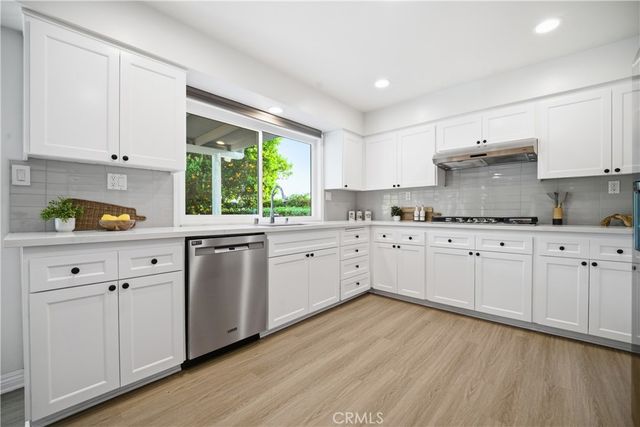 29950 Rolling Ridge Drive, Agoura Hills, CA 91301