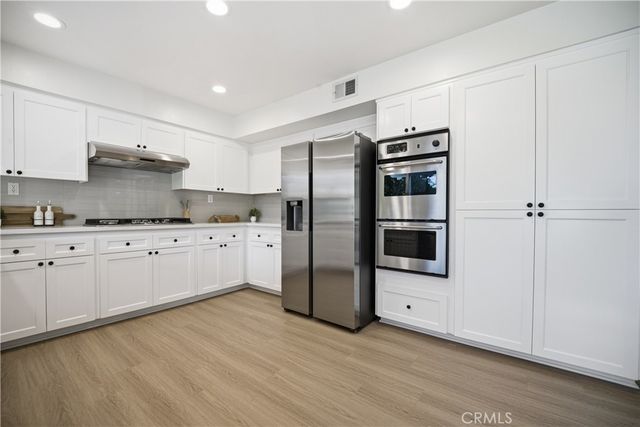 29950 Rolling Ridge Drive, Agoura Hills, CA 91301