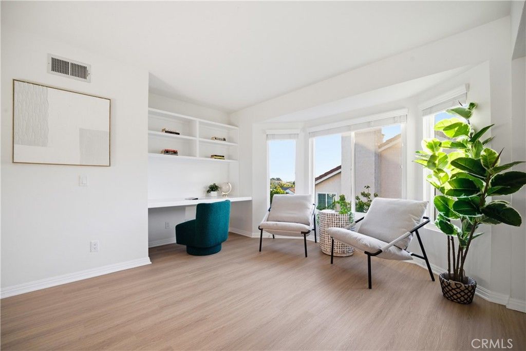 Image 19 of property listing at 29950 Rolling Ridge Drive, Agoura Hills, CA 91301