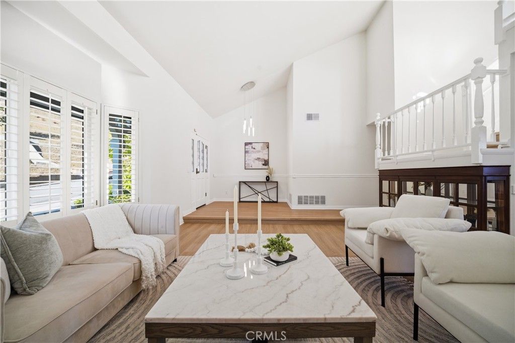 Image 2 of property listing at 29950 Rolling Ridge Drive, Agoura Hills, CA 91301