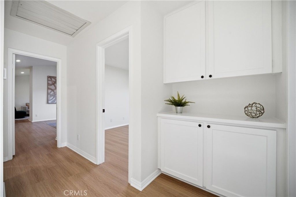 Image 20 of property listing at 29950 Rolling Ridge Drive, Agoura Hills, CA 91301