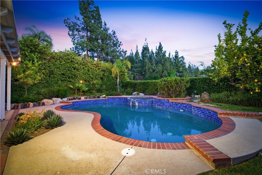 Image 34 of property listing at 29950 Rolling Ridge Drive, Agoura Hills, CA 91301