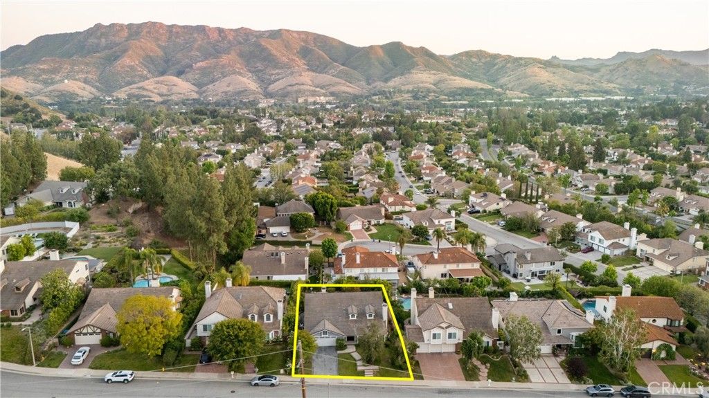 Image 37 of property listing at 29950 Rolling Ridge Drive, Agoura Hills, CA 91301