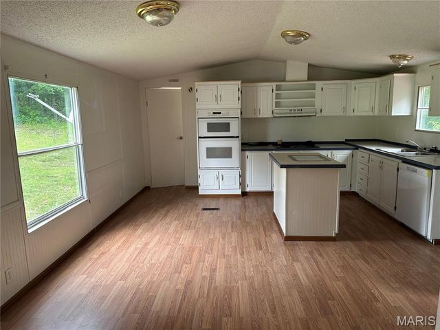 2557 River Bend Road, St Clair, MO 63077