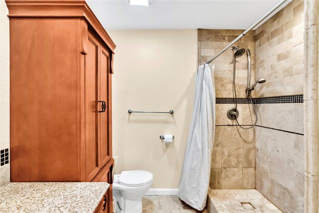 7612 Creekmoore Drive, Fort Worth, TX 76133