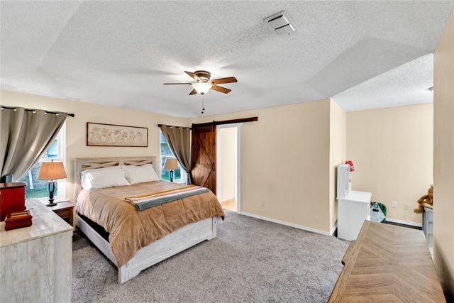 7612 Creekmoore Drive, Fort Worth, TX 76133