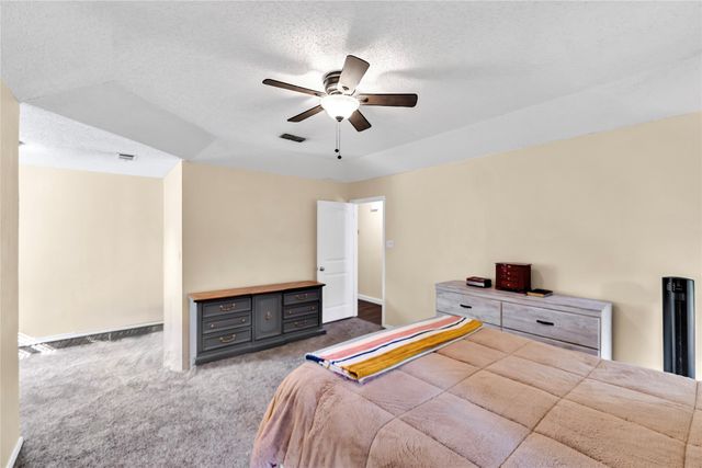 7612 Creekmoore Drive, Fort Worth, TX 76133