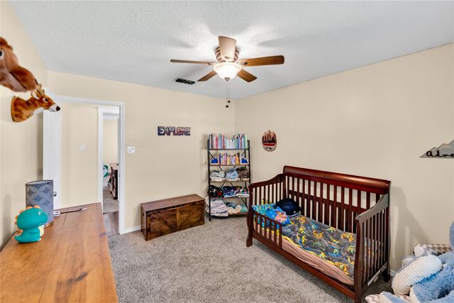7612 Creekmoore Drive, Fort Worth, TX 76133