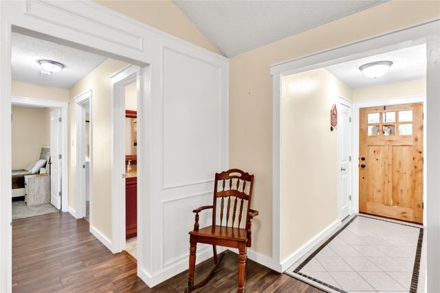 7612 Creekmoore Drive, Fort Worth, TX 76133