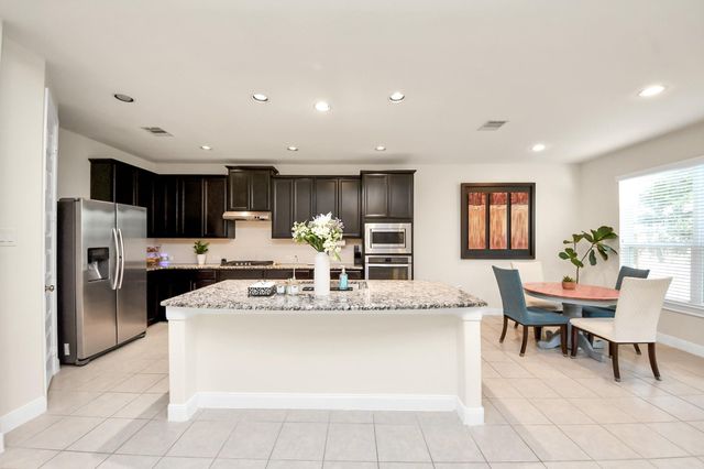 818 Butterfly Garden Trail, Richmond, TX 77406
