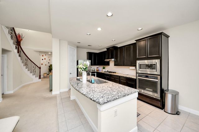 818 Butterfly Garden Trail, Richmond, TX 77406