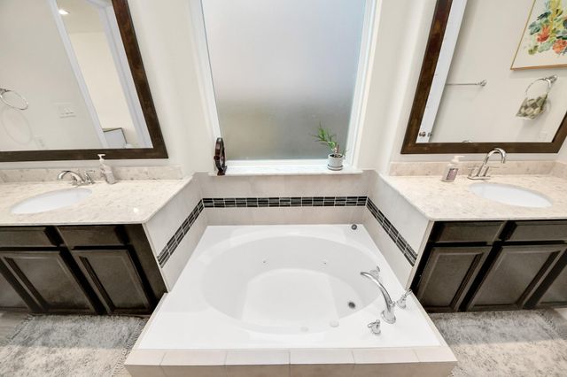 818 Butterfly Garden Trail, Richmond, TX 77406