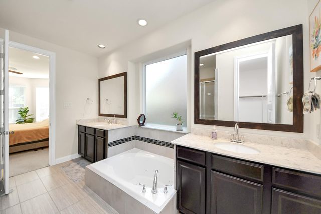 818 Butterfly Garden Trail, Richmond, TX 77406